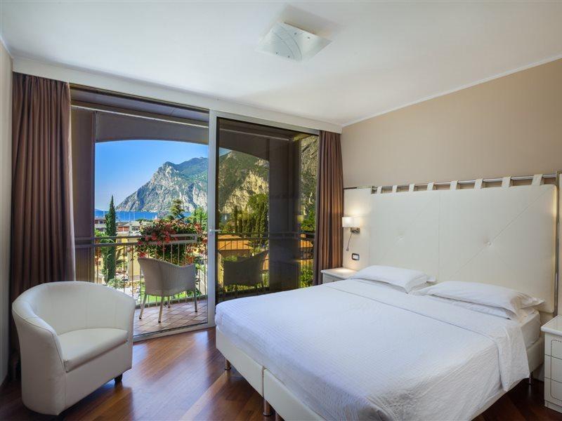 Hotel Savoy Palace - Tonelli Hotels Рива-дель-Гарда Екстер'єр фото