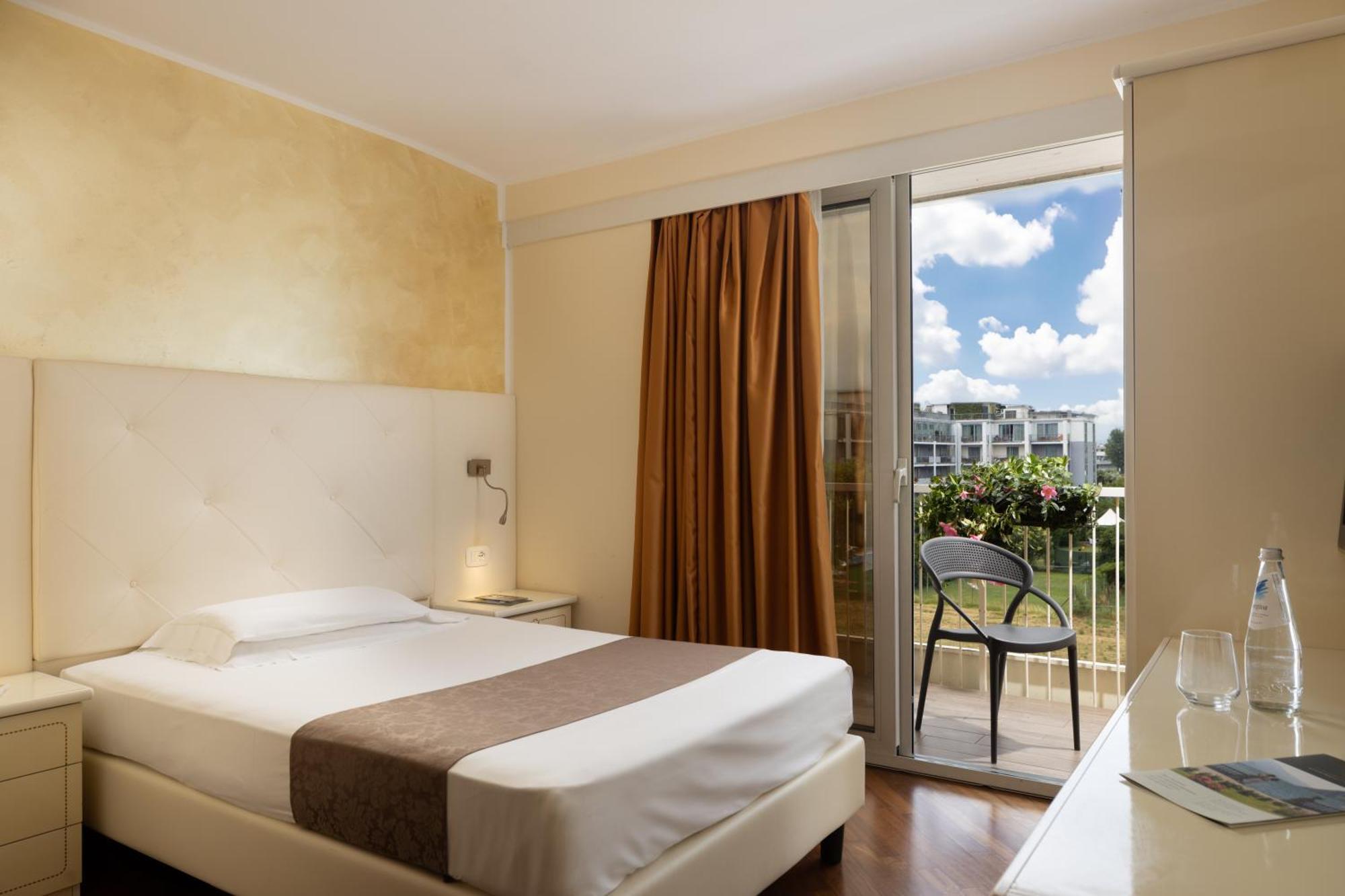 Hotel Savoy Palace - Tonelli Hotels Рива-дель-Гарда Номер фото