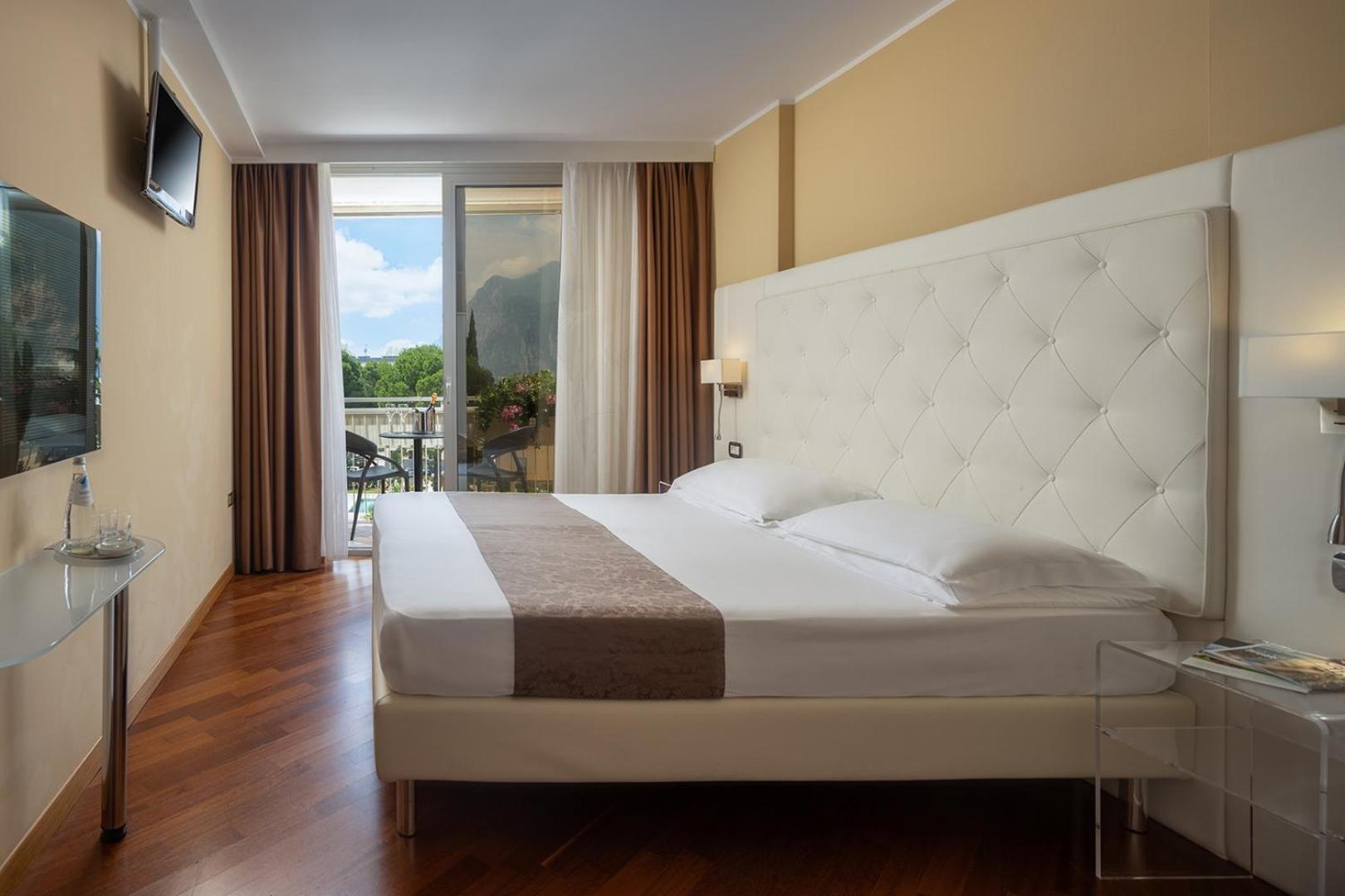 Hotel Savoy Palace - Tonelli Hotels Рива-дель-Гарда Екстер'єр фото